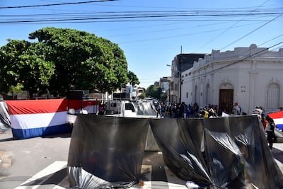Miembros de la Multisectorial "Causa Nacional" se manifiesta frente a la sede del MUVH.