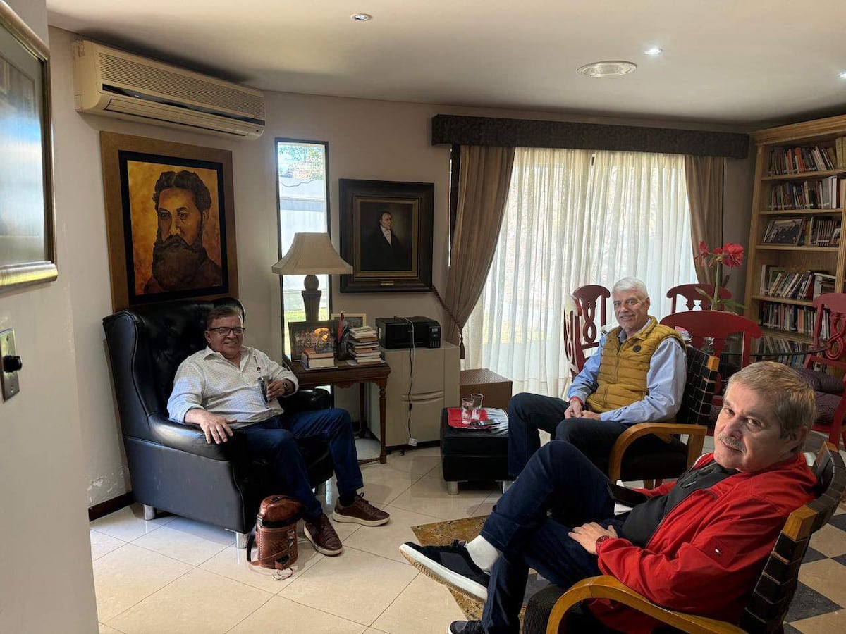 El “cartista” más crítico Nicanor Duarte se reúne con el presidenciable abdista Arnoldo Wiens