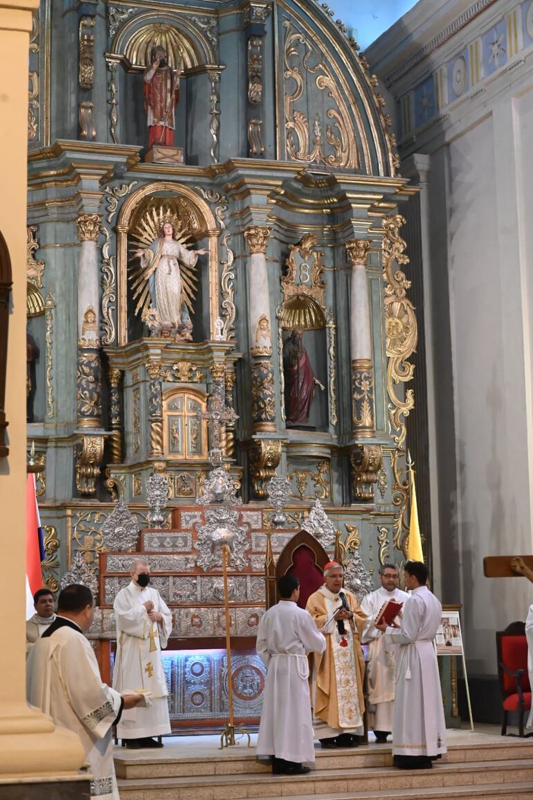 Imponente imagen de la Catedral de Asunción.