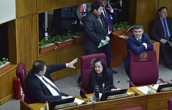 Dionisio Amarilla (exPLRA); Yolanda Paredes y José Oviedo, de Cruzada Nacional.