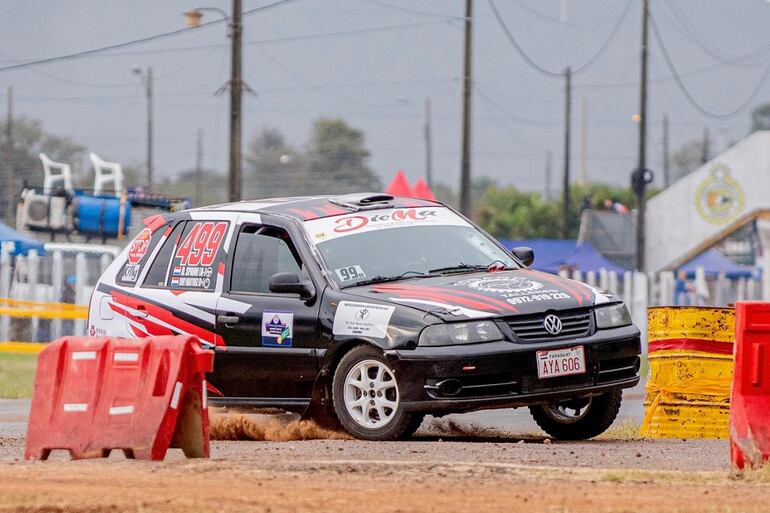La dupla compuesta por Diego Spaini y Jhonny Tobago, a bordo del Volkswagen Gol 1600 cc. del Grupo A, ya está lista para competir por el Regional este fin de semana en la categoría RC4L-8V.