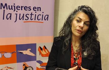 La secretaria técnica del mecanismo de seguimiento de la Convención de Belém do Pará, el tratado de la Organización de Estados Americanos (OEA) enfocado en erradicar el abuso contra la mujer, Luz Patricia Mejía, señaló que las mujeres en Paraguay están sometidas a "grandes niveles de violencia sexual" y psicológica, pese a los avances del Estado en materia legislativa, en Asunción.