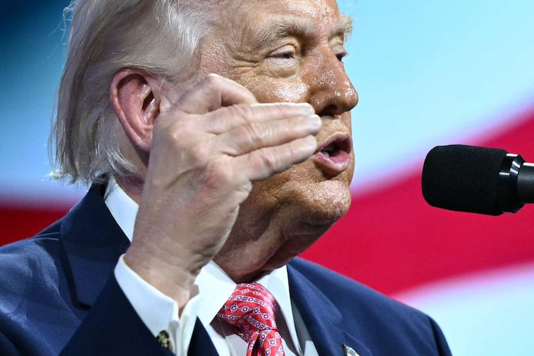 Trump dice que Irán debe reabrir el estrecho de Ormuz para alcanzar un acuerdo