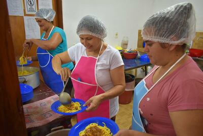 La modalidad a ser implementada por la mayoría de las gobernaciones será de cocinando en las escuelas.