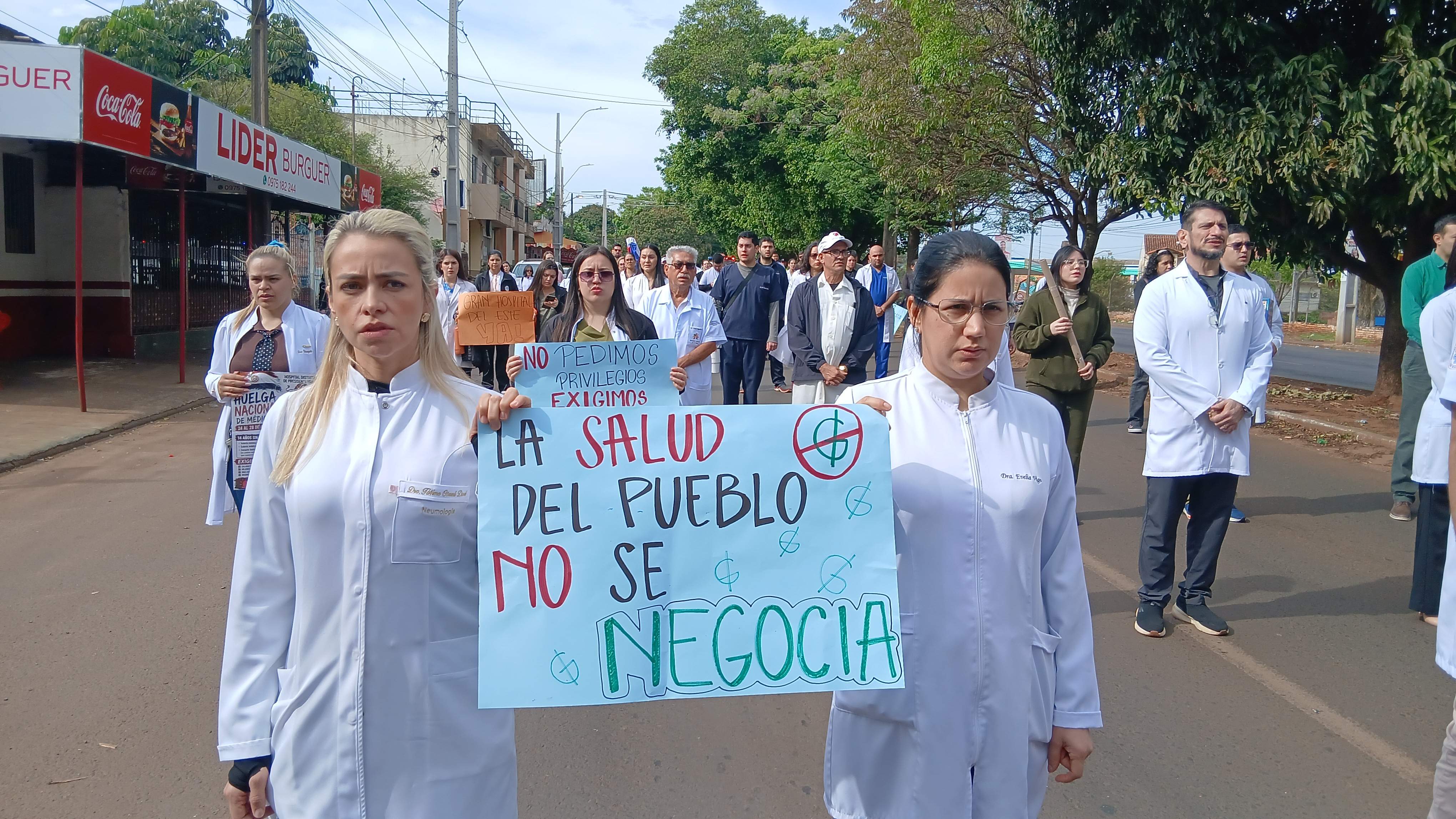 Paraguay: pacientes con cáncer exigen una salida urgente ante la huelga nacional de médicos