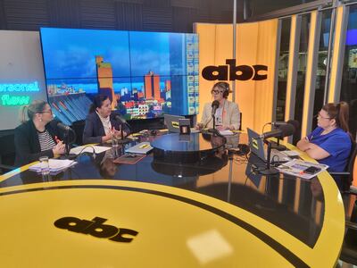 Dra. Alicia Pomata, ministra de la Mujer;
 Stella Villamayor, viceministra de Protección a las Mujeres.