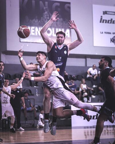 Rodney Mercado de los Kings contra Fernando Dose de San José, en el juego donde vencieron los campeones vigentes.
