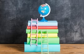 El INE confirma que a mayor nivel educativo, mayores ingresos en Paraguay, aunque persisten brechas por tipo de empleo y género.