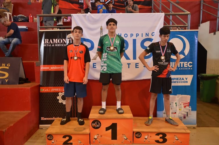 "Joju" en lo alto del podio.