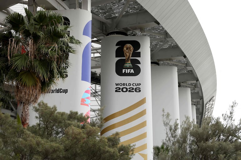 Vista general de la señalización de la Copa Mundial de la FIFA 2026 en el SoFi Stadium el 24 de mayo de 2026 en Los Ángeles, California.