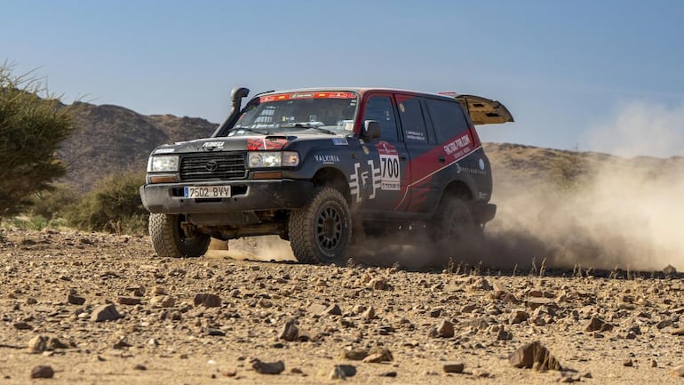 Carlos Santaolalla y Jan Rosa (Toyota) han repetido victoria en la categoría Dakar Classic (2024 y 2025).