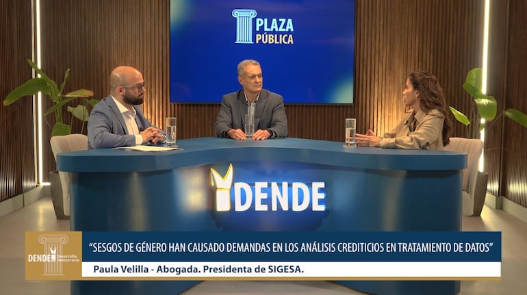 Paulo Debuchy, abogado y socio de Gross Brown y Asociados, Yan Speranza y Paula Velilla, directora del Club Ejecutivo y presidenta de Sigesa.
