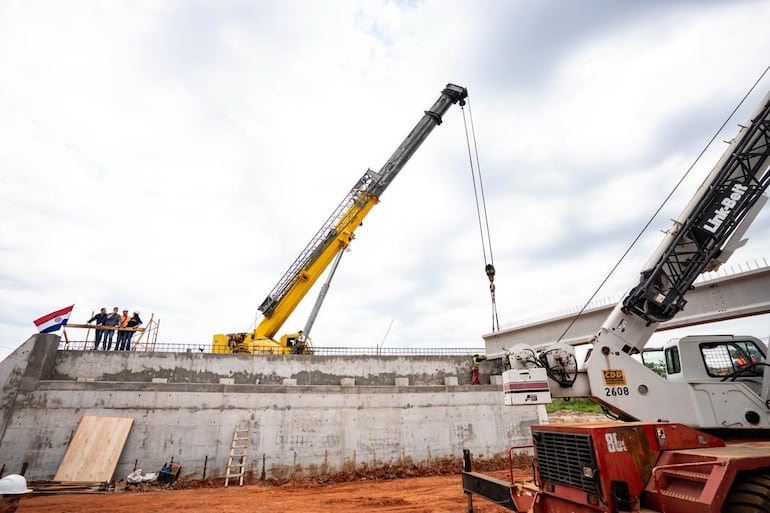 Zona de obras de duplicación de la Ruta D025, en Luque.