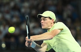 El italiano Jannik Sinner disputará la final masculina del Australian Open contra el alemán Alexander Zverev. EFE