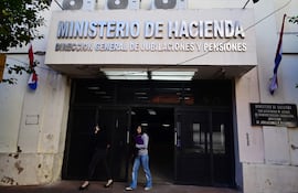 La Caja Fiscal abona beneficios a más de 77.000 personas, entre jubilados y pensionados.