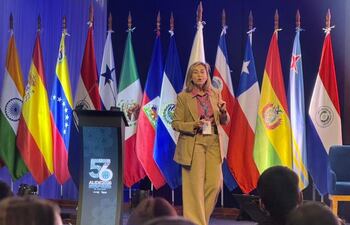 María Epifania González, directora de Tecnología y Operaciones de Banco Atlas, durante la 56a Asamblea General de la Asociación Latinoamericana
de Instituciones Financieras para el Desarrollo (ALIDE).