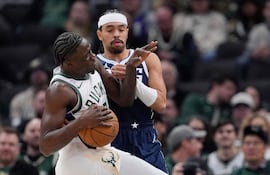 Alex Antetokounmpo (24 años) debutó en la NBA en filas de Milwaukee Bucks.