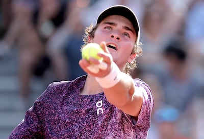Joao Fonseca derrotó en tres mangas a Luka Pavlovic en su debut en Roland Garros 2026.