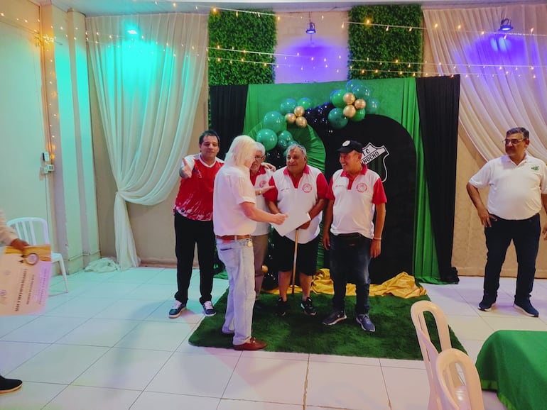 Equipo campeón Pinozá/Herrera, integrado por  Luis Amarilla (capitán), Yimmy Acuña y Federico Gómez.