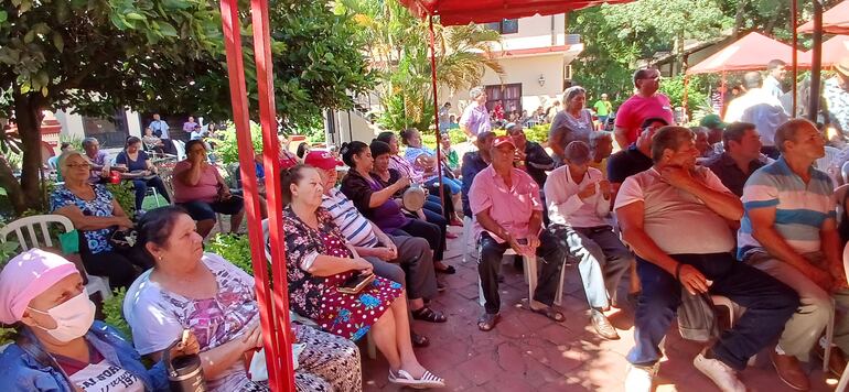 gran cantidad de adultos mayores de Areguá