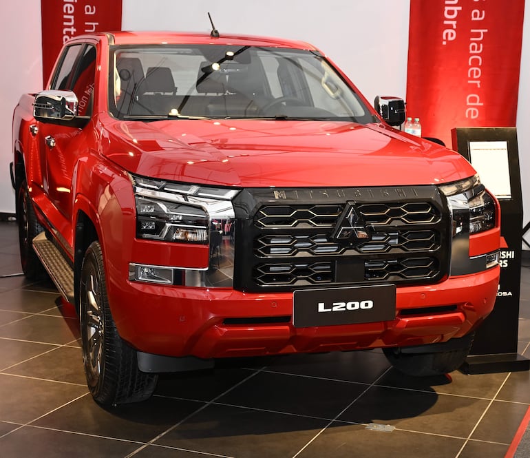La nueva L200 se posiciona como el eje principal de la ofensiva comercial en el país.