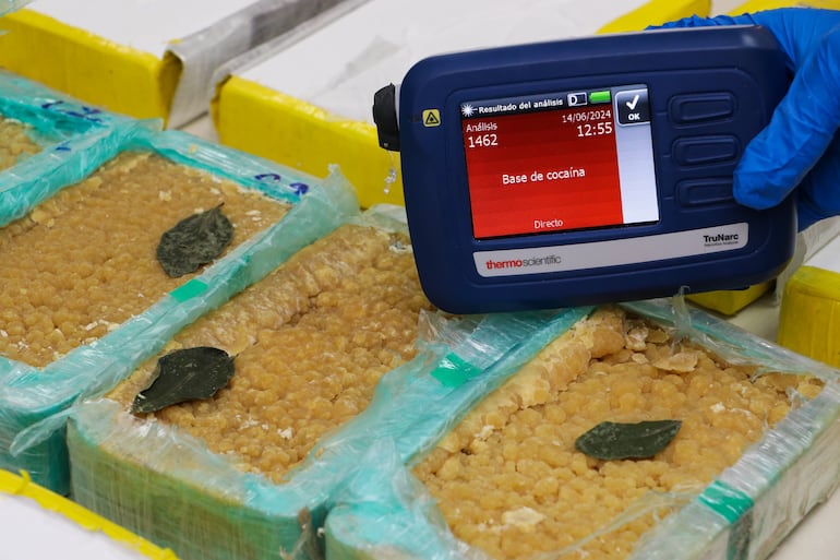 Prueba positiva a pasta de cocaína.