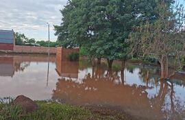 n el Hospital General de Santa Rosa del Aguaray, tras las intensas lluvias, entre las áreas inhabilitadas se encuentran el pabellón de pediatría
