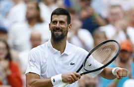 Nole se convirtió en el tercer tenista, entre hombres y mujeres, en alcanzar la marca de 100 partidos ganados en Wimbledon.