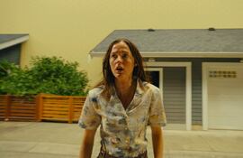 Renate Reinsve en una escena de la película "Backrooms", que actualmente está en los cines de Paraguay.