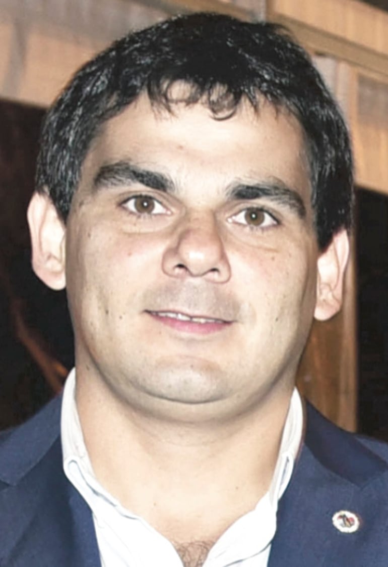 José “José’i” González, exdirector jurídico del IPS.