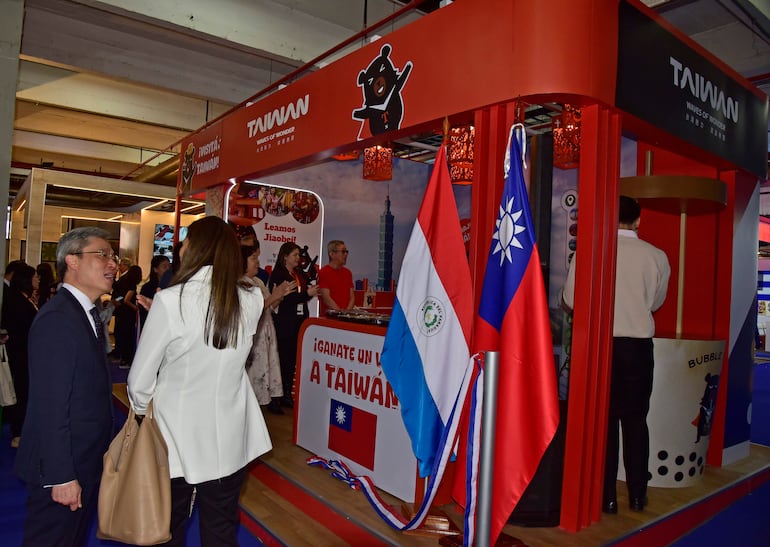 Apertura Feria internacional de Turismo Fitpar en el Centro de Convenciones del Mariscal.