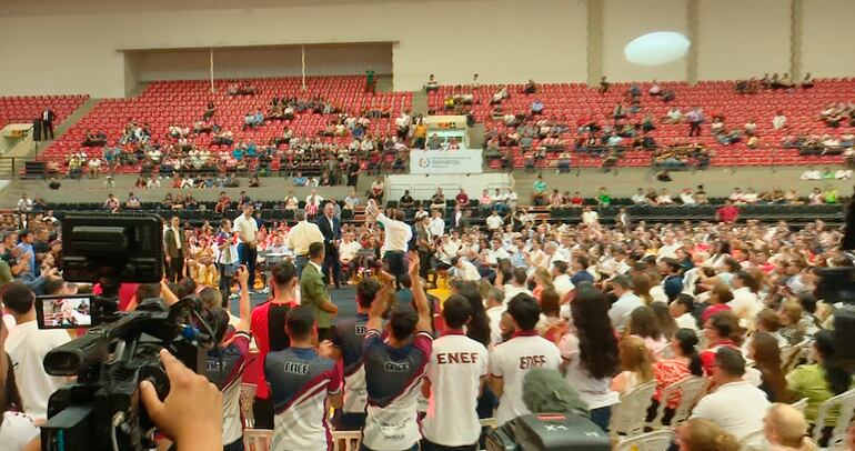 Un enorme vacío se observó en las gradas del SND durante el conversatorio organizado por el Gobierno.
