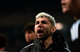 Julio Enciso celebra la victoria del Racing Estrasburgo en Croacia.