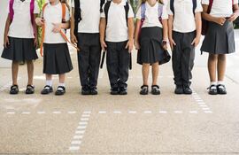 Imagen de referencia: uniforme escolar.