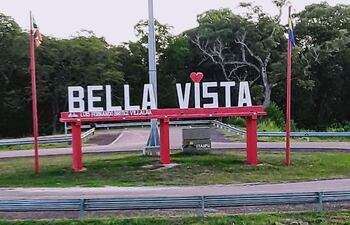 Uno de los accesos a la ciudad de Bella Vista Norte, distrito al cual pertenece la comunidad indígena Ita Jeguaka.