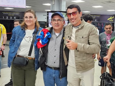 Junior Alonso (d), jugador de la selección de Paraguay.