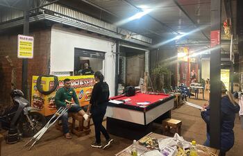 Un local de venta de hamburguesas y lomitos fue intervenido, en Ciudad del Este. Su propietario fue detenido con varias dosis de crack.