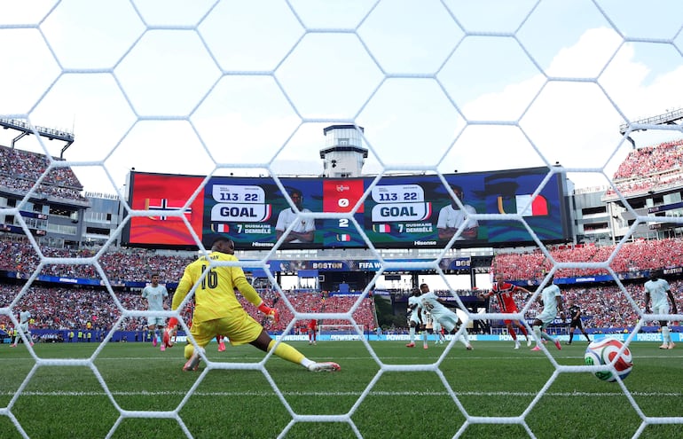 Thelo Aasgaard acortó distancias con un remate que determinó el descuento de Noruega.