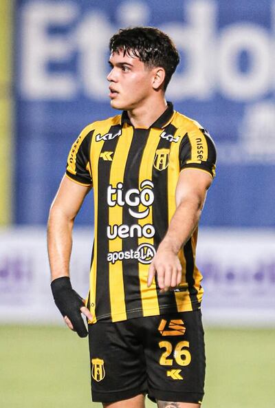 Diego Agustín Fernández marcó los dos goles de Guaraní en Bolivia, en el empate con Nacional Potosí 2-2.