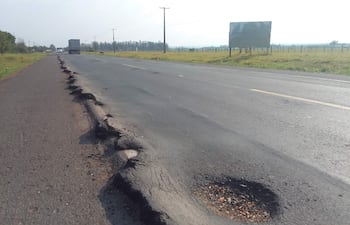 El tramo de la ruta PY08, Calle 6.000, Azote´y se encuentra en deplorables condiciones desde hace varios años y necesita ser reparada lo antes posible