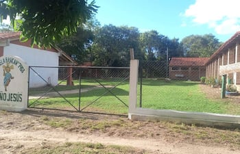 Padres de alumnos del 9º grado de la Escuela Básica N.º 7453 Niños Jesús del asentamiento Ka’atygue reclaman rubros para docentes.