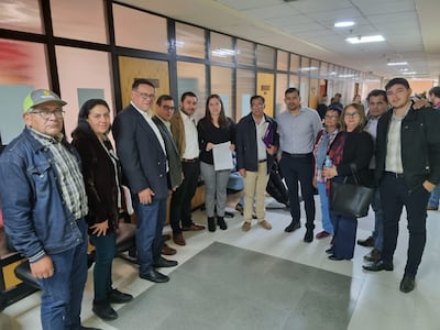 La comitiva de San Pedro de Ycuamandyyú que se reunió con líderes de bancada de Diputados.