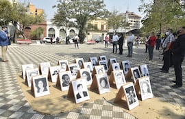 Emotiva recordación a las víctimas de la dictadura de Stroessner se llevó a cabo ayer en la plaza de los Desaparecidos de Asunción.