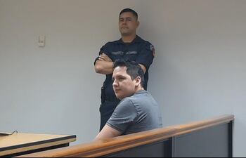El ahora condenado, Asunción Gavilán González, en la sala de Juicio Oral y Público, esperando su condena.