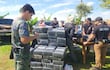 Militares y oficiales de la Senad pesan los panes de marihuana incautados en el operativo Umbral.