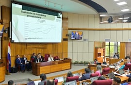 El titular del Ministerio de la Defensa Pública, Javier Esquivel, pidió aumentar el presupuesto de la entidad en más de G. 31.000 millones (foto del Senado).