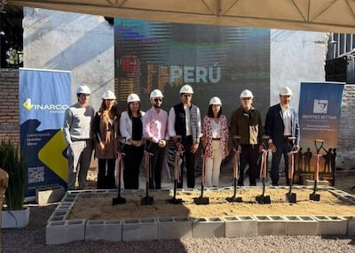 Palada inicial del edificio INARCO Herrera, en Asunción.