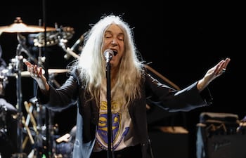 Fotografía de archivo de la cantante, compositora y escritora estadounidense Patti Smith durante un concierto en el Teatro Real de Madrid. La artista, cantante, compositora, escritora y activista estadounidense Patti Smith, considerada 'la madrina del punk', ha sido galardonada este miércoles con el Premio Princesa de Asturias de las Artes 2026.