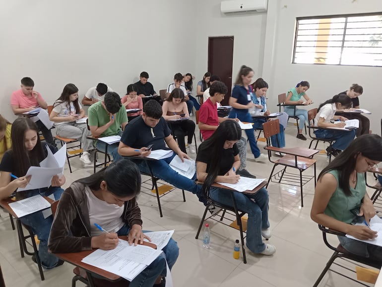 En ambas sedes habilitadas en San Pedro, la participación de los becarios se desarrollaron con total normalidad