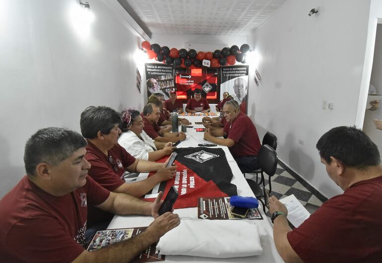 Docentes critican “MEC paralelo” al mando de influyente pastor evangélico